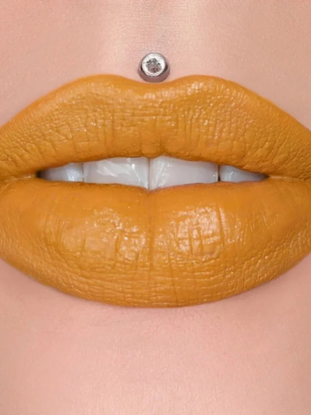 NEW Jeffree Star Velvet Trap Extendng the Olive Branch